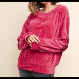 Ladies magenta pink sweatshirt like top
